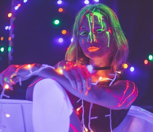 Oświetlenie dynamiczne – klucz do udanej imprezy tanecznej